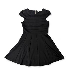 LIKE NEW Elle Blk pleated mini dress short sleeve flare circle skirt gold zip 10
